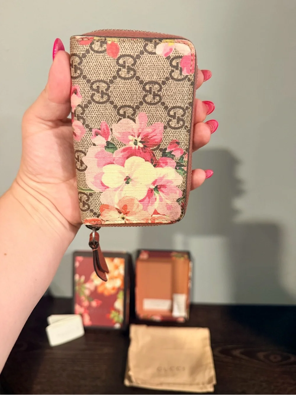 Gucci GG Supreme Zip Around Wallet w/ Pink Floral Accents, Box & Dusty Included